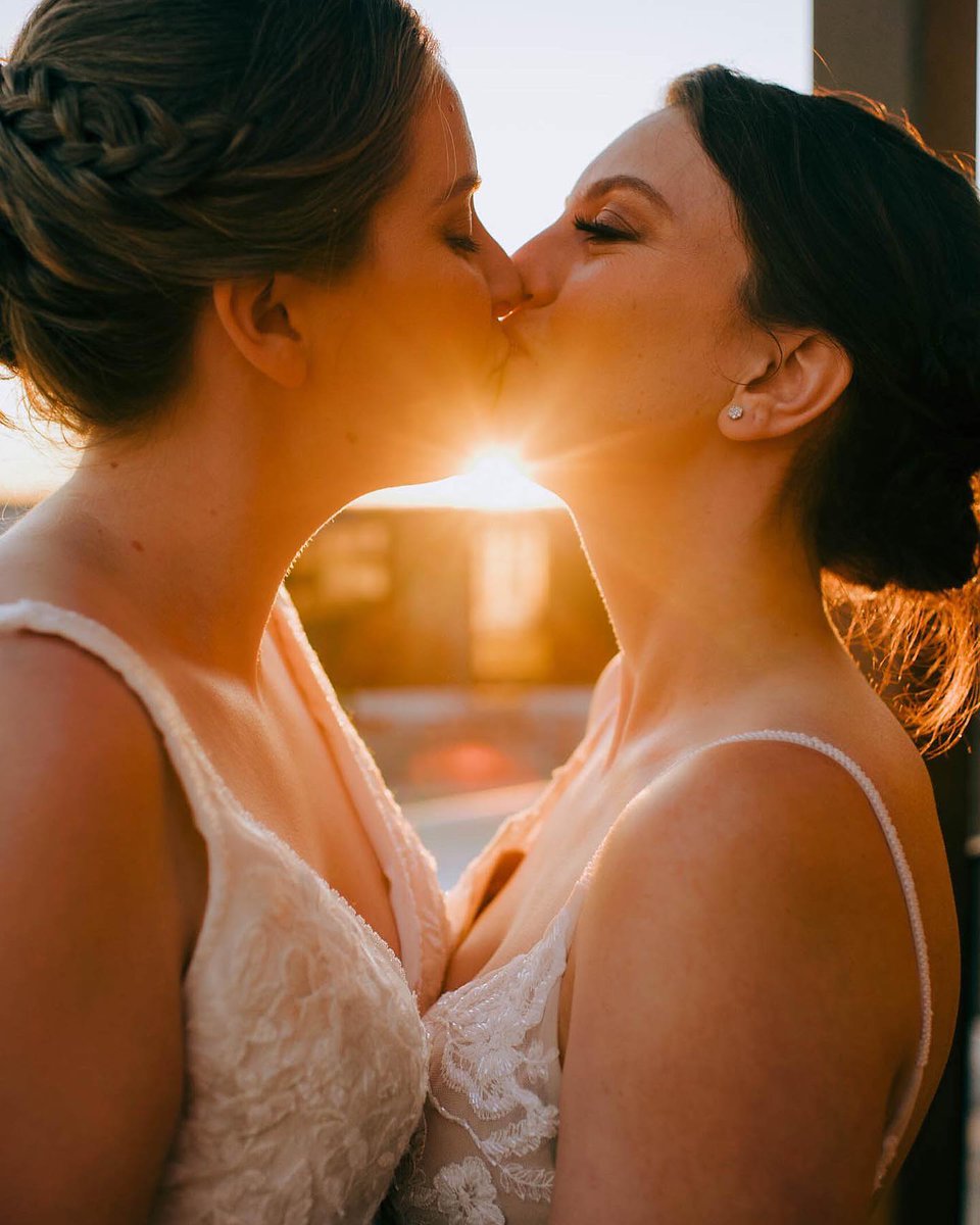evollgbt's tweet photo. Two beautiful brides: Sarah + Rachel 💍💕
Photographer: @ashleywhitephoto
Venue: @terminus330
#lesbians #lgbt #lesbian #lgbtq #lovewins #lesbianas #lesbiancouple #lgbtq #lesbianlove #loveislove #mrsandmrs #lgbtqia #lesbianwedding #twobrides https://t.co/Y9pB05sl3T