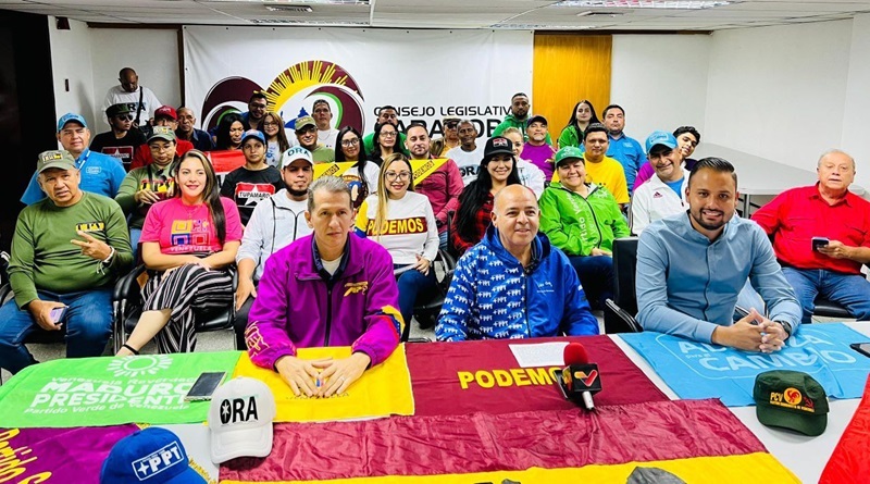 Desplegada maquinaria del 1x10x7 del GPP en Carabobo

#DeLaManoConMaduro

vtv.gob.ve/desplegada-maq…