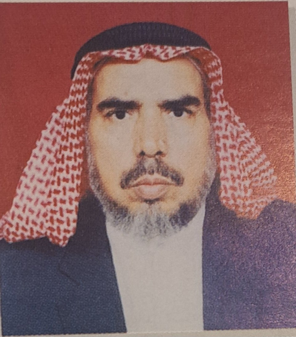 ٢-إبراهيم بن عقيل الشرعان القويعان
(١٣٥٩ - ٠٠٠٠ هـ ) - (۱۹۳۹ - ٠٠٠٠ م)

من مواليد سكاكا الجوف. تلقى تعليمه الابتدائي بالمدرسة الجنوبية بسكاكا وتخرج فيها عام ۱۳۷۷ هـ ، ثم التحق بمعهد إعداد المعلمين بالجوف وتخرج فيه عام ۱۳۸۰ هـ، حصل على الثانوية العامة عام ١٤٠١هـ، حصل على دورة