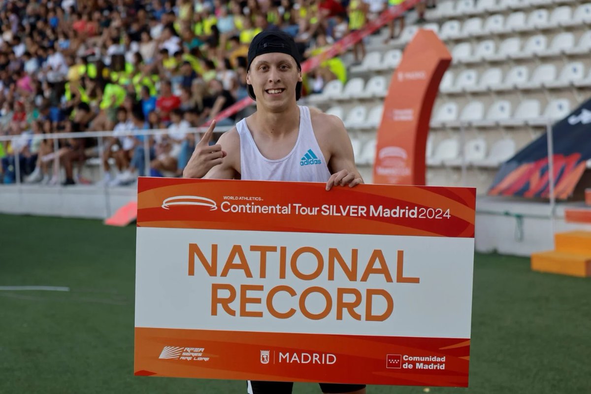 #ATLETISMO 400m llanos▶️▶️▶️¡¡¡MEGA FENOMENAL lo que logró <a href="/larregina_elian/">Elian Larregina</a> para la velocidad de nuestro país: NUEVAMENTE RÉCORD ARGENTINO, ROMPE LA BARRERA DE LOS 45 SEGUNDOS y MARCA MÍNIMA PARA PARÍS 2024!!!◀️◀️◀️
¡¡¡Hizo4⃣4⃣.9⃣3⃣ en Madrid!!
¡¡¡7ª VEZ que rompe este Récord!!!