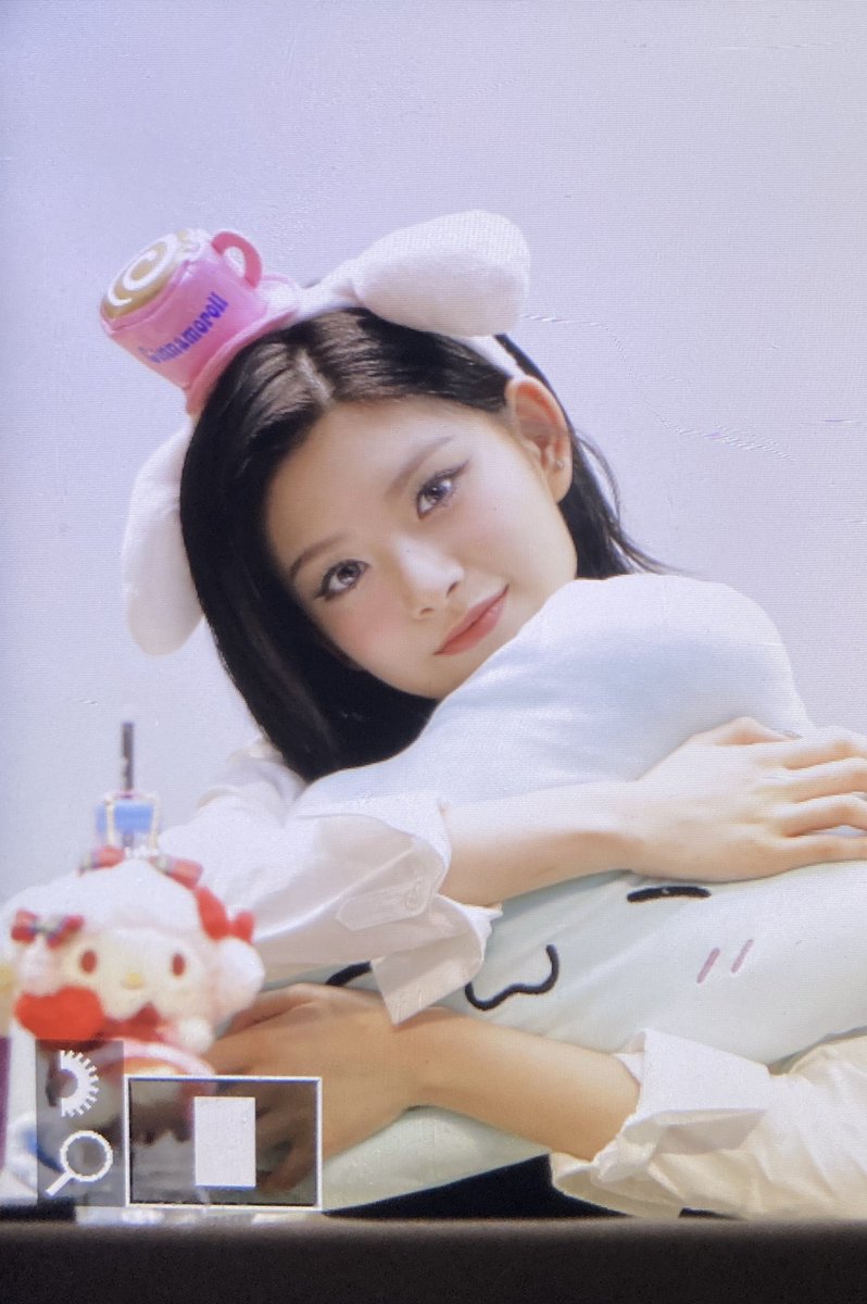 240621 팬사인회
#이런 #왕이런 #YIREN 
#EVERGLOW #에버글로우 #ZOMBIE