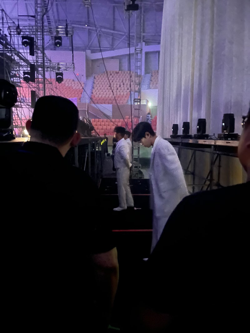 비하인드컷 귀하다🤤