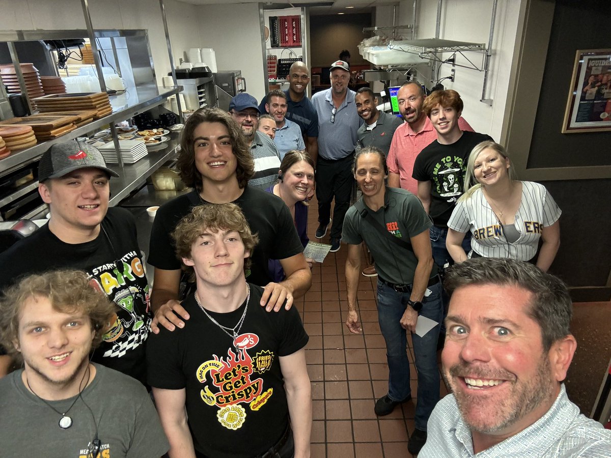 Outstanding couple of days in Wisconsin with the ChiliHeads 🌶️ and CheeseHeads 🧀 ! Special team and super cool part of the country! 

Seeing Lambo was 💯 bucket list. 

🌻🌶️🌻