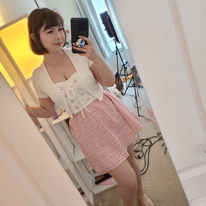 I'll be online tomorrow on @chaturbate  around 1pm est 🥰 https://t.co/cce2LFwgDy<a class="tags" href="/tag/chaturbate">@chaturbate</a>