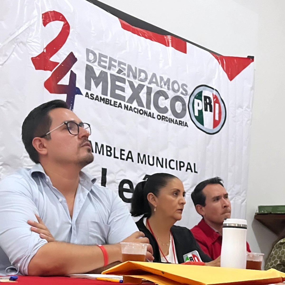Tadeus_Politik's tweet photo. 📌Hoy más que nunca el diálogo franco y abierto es necesario para repensar el rumbo. Que gusto escuchar a nuestra militancia de nuestro partido en León rumbo a la 24 Asamblea Nacional🇲🇽. #Diálogo #Democracia #León #AsambleaNacional https://t.co/XvbrZLVzxb