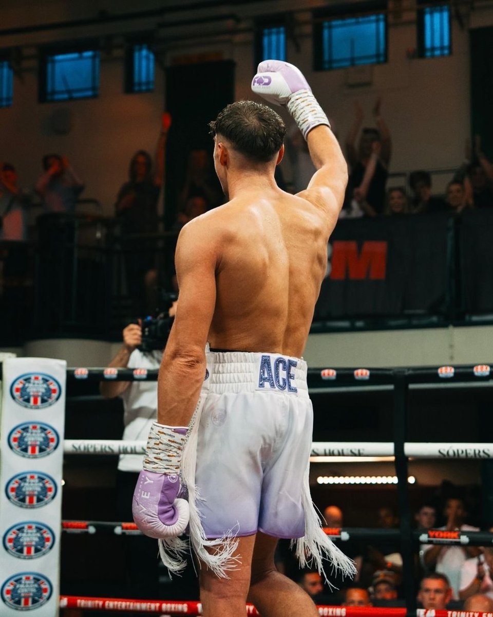 The sky’s just the view, not the limit 🌟

5th round TKO 💥 #TeamDavey♠️