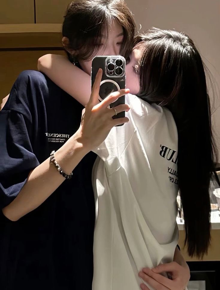 ⚢︎ (@lesbicarj) on Twitter photo 