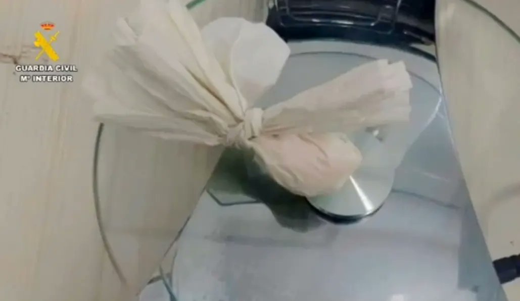 narcodiario's tweet image. Detenido con medio millar de #dosis de #metanfetamina en su coche en #caceres y directo a la #cárcel.  VÍDEO 📹 📼 e info, en
narcodiario.com/2024/06/deteni…