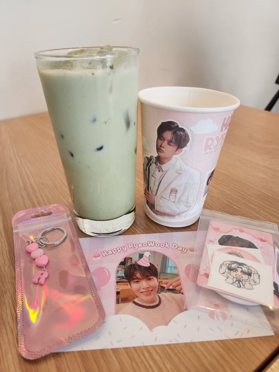 happily spent ryeowook day here yesterday 🦒 thank you <a href="/RyeowookUnited/">Ryeowook United 려욱 유나이티드</a>! 💗

#Forever_our_prince_Ryeowook
#영원히_우리의_왕자_려욱