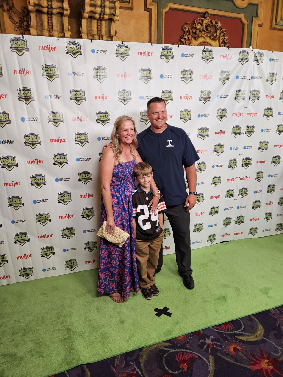 Coach Lipinski, his wife Arianne, and son Landon are here tonight as he is a nominee for Boys Coach of the Year!