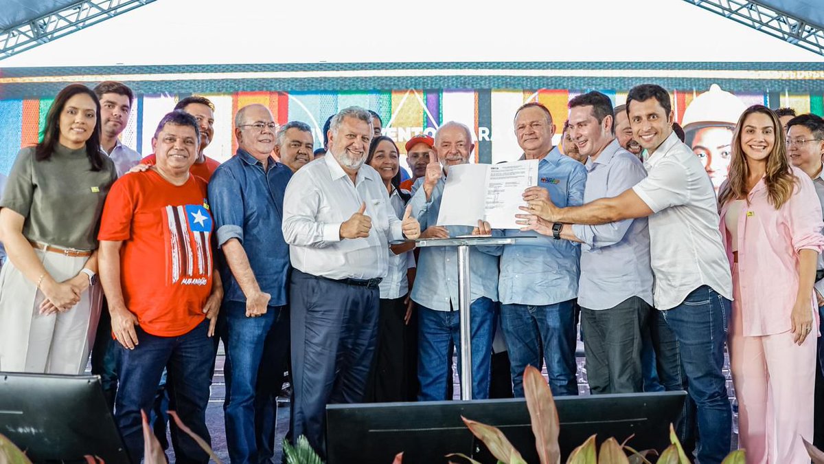 Nós viemos à querida São Luís, no Maranhão, para fazer o que vocês me elegeram para fazer: trazer investimento, emprego, renda e mais qualidade de vida. Hoje, anunciamos várias medidas do Novo PAC para o Maranhão, com mais de R$ 59 bilhões em obras. Dentre elas estão a extensão