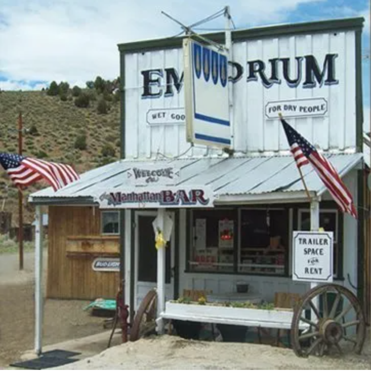 FrontierTerr's tweet photo. You'll find more photo ops than people in many #NVSilverTrails ghost towns! @HuffPost takes a look at sites to visit on your next road trip: https://t.co/VtRQXpfl5K https://t.co/tb1wbja1rb