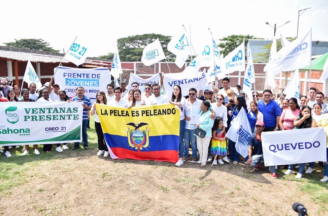 CREOEcuador's tweet photo. ¡LOS JÓVENES ESTÁN DE CARA AL PAÍS 🇪🇨!

Posesionamos a nuestra directiva provincial de #LosRíos 🇳🇬 que estará encabezada por dos jóvenes líderes como Kiura Santamaría y Juan Lorences, quienes han decidido asumir el reto de fortalecernos en todo el territorio junto a Denise Hoyos, Cesar Sahona y Adriana Saltos 🙌

Seguimos incorporando durante esta nueva etapa a jóvenes y líderes dispuestos a hacer la diferencia en sus barrios, parroquias, cantones, provincias del #Ecuador ✅

#CreandoOportunidades #CREO21