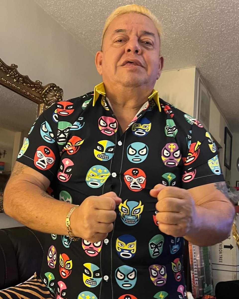 ☝🏻El Muñecazo Hugo Savinovich viste con confianza y estilo con la nueva colección Saint Drako LUCHADOR. Perfectas para cada evento u ocasión que te harán lucir único, elegante, diferente y siempre a la vanguardia de la moda.

Ordénala en 👕📲👇🏻👇🏻👇🏻👇🏻
saintdrako.com/collections/lu…