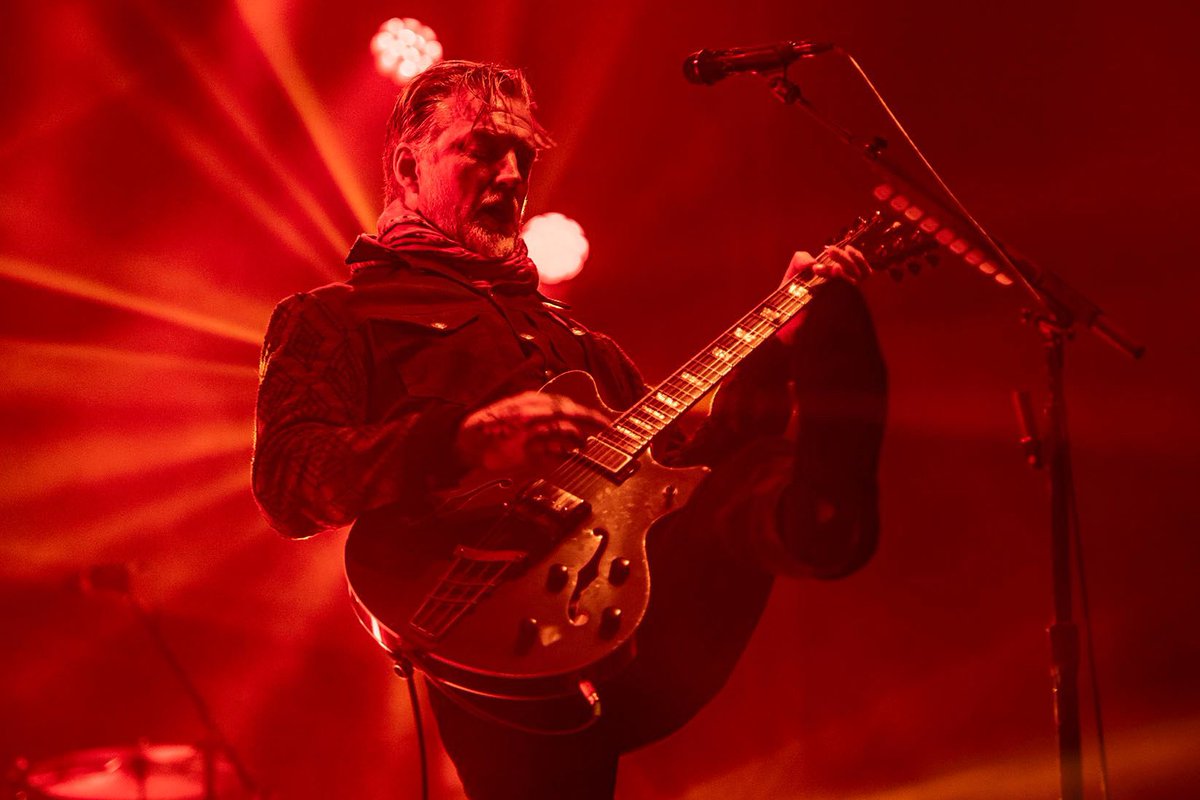 No One Knows but we know that is #azkenarockfestival  🤝 <a href="/latestQOTSA/">QueensOfTheStoneAge</a>