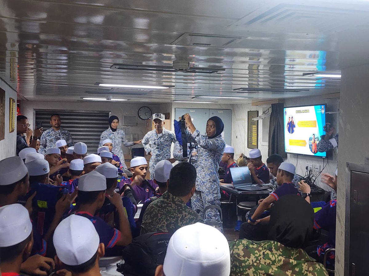 Program Pelayaran Ibadah KD TEGUH SAMUDERA Bersama Sekolah Tahfiz dan Asrama Anak Yatim Angkatan Tentera Malaysia (STAY ATM) pada 12 hingga 14 Jun 24. Program pelayaran telah dilaksanakan di sekitar Selat Melaka.