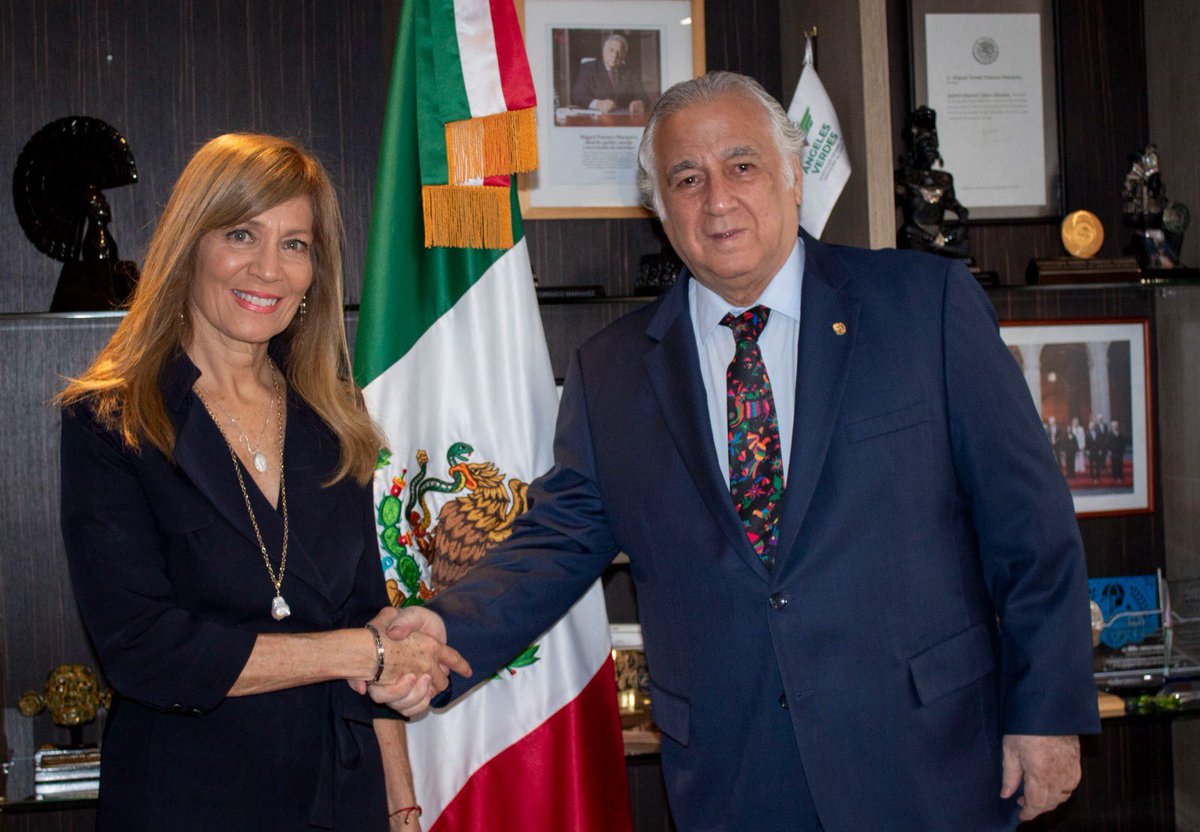En <a href="/SECTUR_mx/">SECTUR México</a> me reuní con mi amiga <a href="/LourdesBerhoCEO/">Lourdes Berho</a>, presidenta del grupo de comunicación <a href="/alchemiamx/">Alchemia México</a> con quien conversé sobre importantes temas que impulsarán la actividad turística de #México 🇲🇽✈️