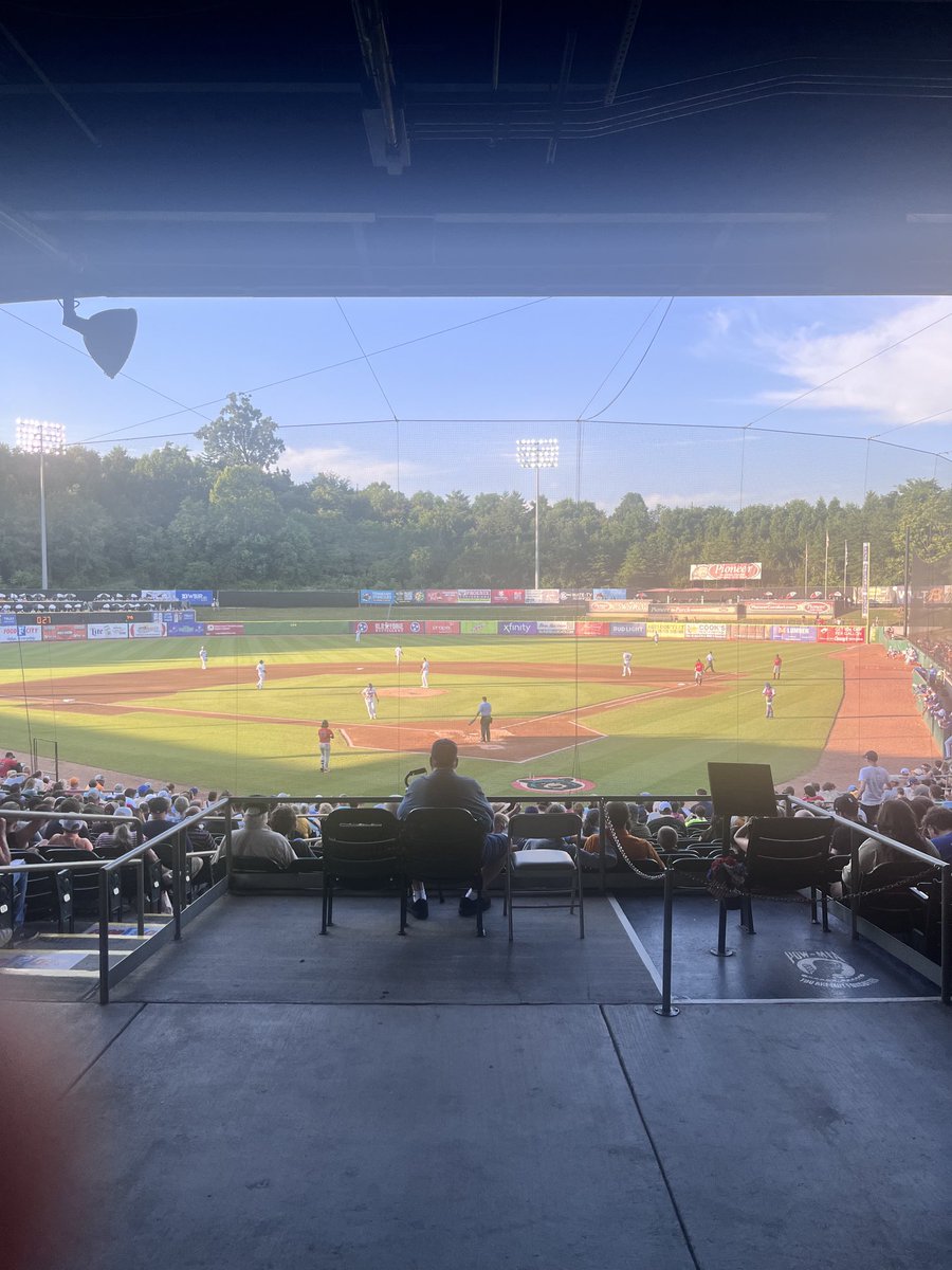 JoeBox17's tweet photo. ⁦@smokiesbaseball⁩ In from Chicago!  Thanks for the hospitality!! Go Smokies!! https://t.co/hWOKwaKgjD