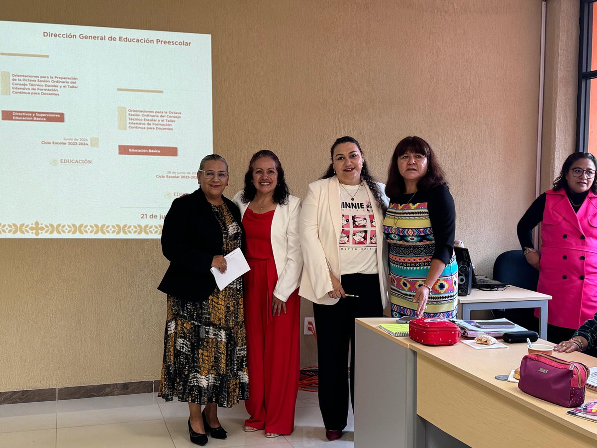SREBVB08's tweet photo. La #SREBVB, fue sede de la Reunión Estatal para la preparación de la Octava Sesión Ordinaria de #CTE y #TIFCD del Valle de Toluca. Profundizamos el acompañamiento pedagógico y evaluación formativa, con Supervisores Escolares #Preescolar.😀
@arturougaldea_
@SEB_Edomex
@SeducEdoMex https://t.co/0B787C3V89