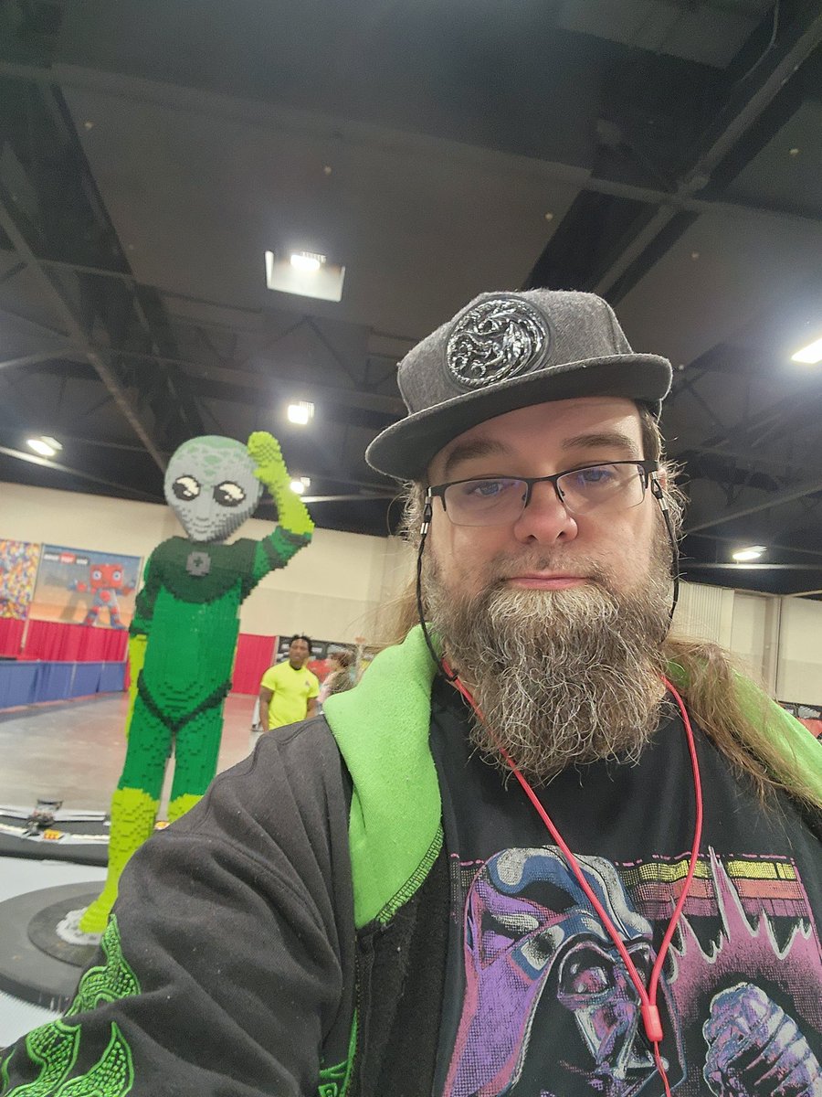 DEGENchanter's tweet photo. Hi #swtwt! I'm NeXaoZ! I have been obsessed with Star Wars for as long as I can remember (born in '77). I love ALL STAR WARS! 

I share geeky Fandom, science, history, and occult stuff. I'm also an artist that runs an interactive cyber-occult art project trying to #ForkReality 🕯 https://t.co/1iOj2GDRFw