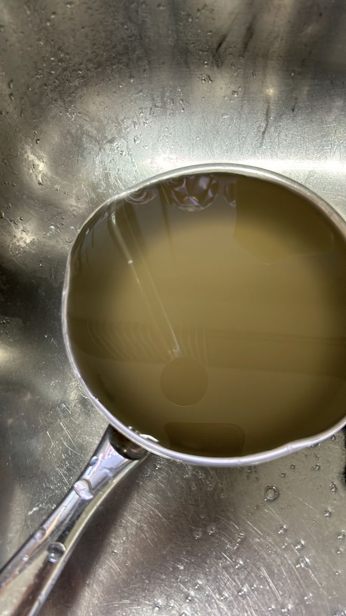 Después del paso de #Alberto, el agua de la llave en Monterrey está saliendo MUY sucia. Ojo con quienes acostumbran a tomarla directo de ahí. Yo creo que ni para lavarse los dientes, mejor pura agua embotellada.

Se viene una ola de enfermedades estomacales que ahí te encargo…