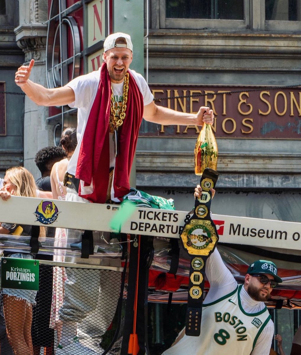 CelticsGRD's tweet image. “This is amazing” -Kristaps Porzingis 20x
Celtics 2024 Championship Parade.
Congrats to the CHAMPS ☘️