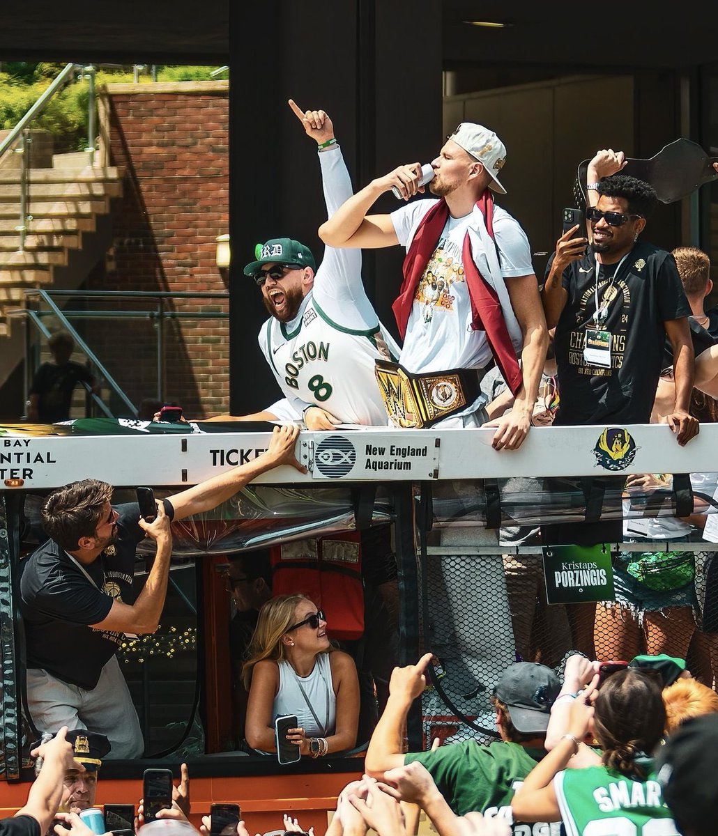 CelticsGRD's tweet image. “This is amazing” -Kristaps Porzingis 20x
Celtics 2024 Championship Parade.
Congrats to the CHAMPS ☘️