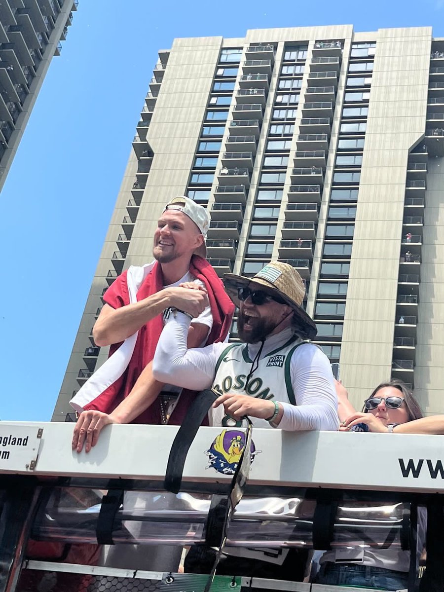 CelticsGRD's tweet image. “This is amazing” -Kristaps Porzingis 20x
Celtics 2024 Championship Parade.
Congrats to the CHAMPS ☘️