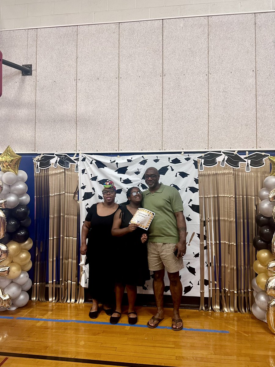 Rethink_ENL's tweet image. 5th grade moving up at Hillcrest. #peekskillcsd #hillcrest #newseason