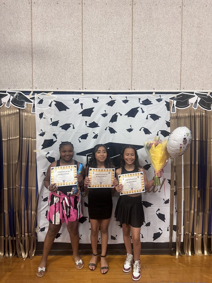 Rethink_ENL's tweet image. 5th grade moving up at Hillcrest. #peekskillcsd #hillcrest #newseason