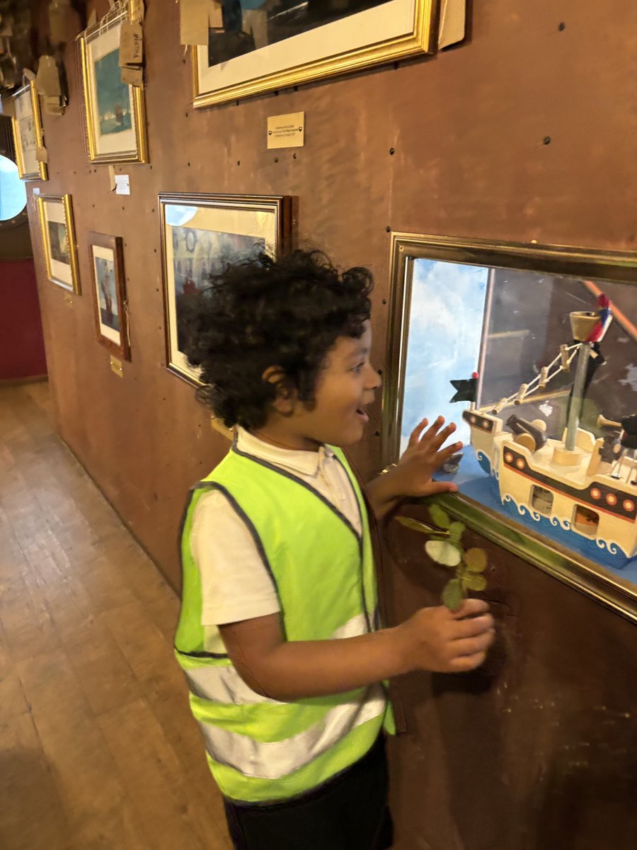 Reception visited the <a href="/Discover_Story/">Discover</a> Centre last week. They thoroughly enjoyed creating a story during their workshop &amp; then exploring  the sensory play areas. Thank you for having us <a href="/Discover_Story/">Discover</a> #eyfs