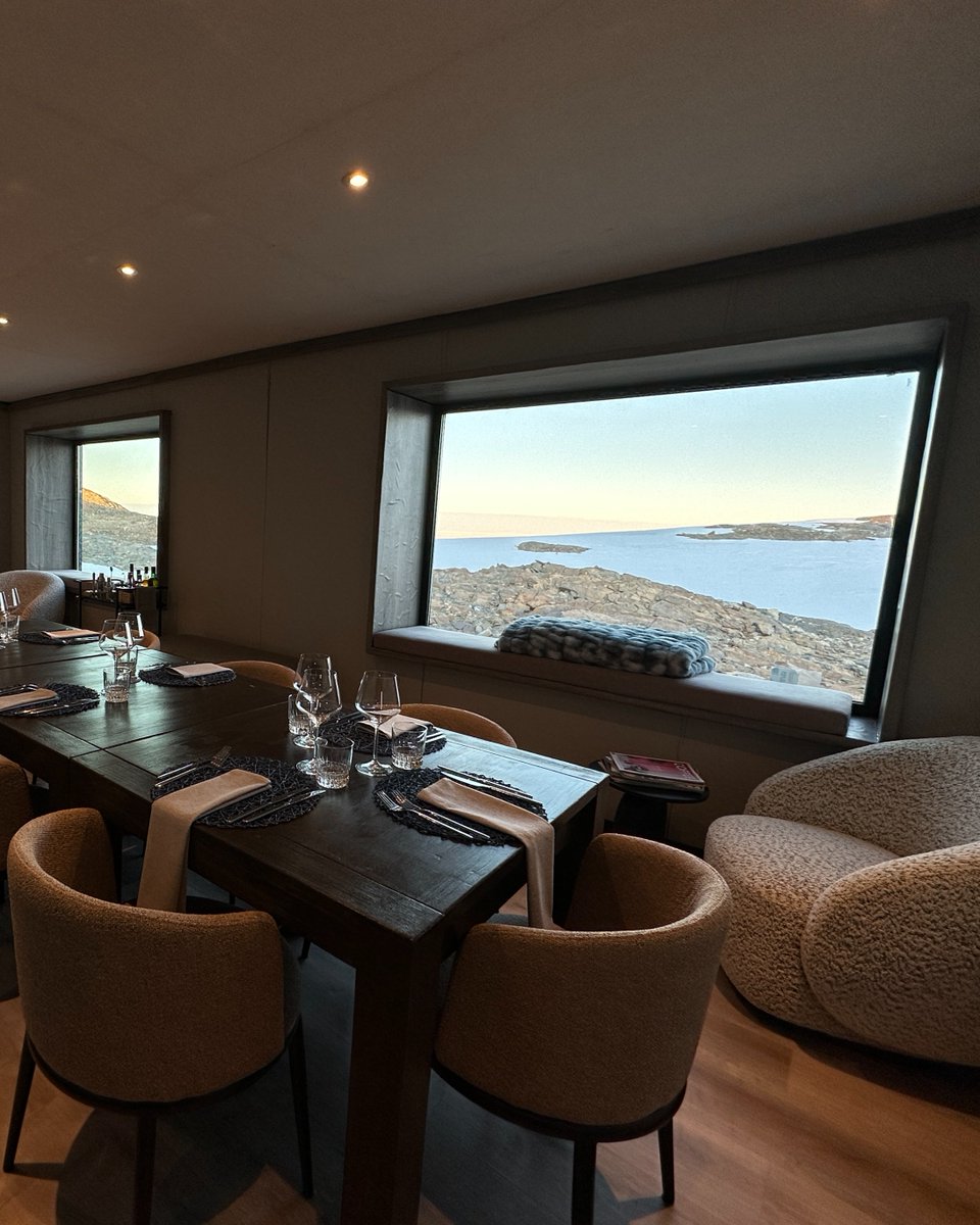 Indulge in a gourmet dining experience in the world’s most remote location with #UltimaAntarctic. Enjoy exquisite meals prepared by our chef, perfectly paired with premium wines from South Africa whilst feasting your eyes on the otherworldly Antarctic wilderness.