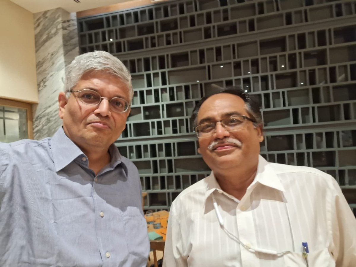 It was great to meet the new Director of <a href="/iitbombay/">IIT Bombay</a>, Prof. Shireesh Kedare yesterday in Mumbai at an alumni reachout event - organized by DRF, IITB acr.iitbombay.org/about-us/

Wishing Prof. Kedare all the best! We, the alumni, look forward to working actively with the institute, as