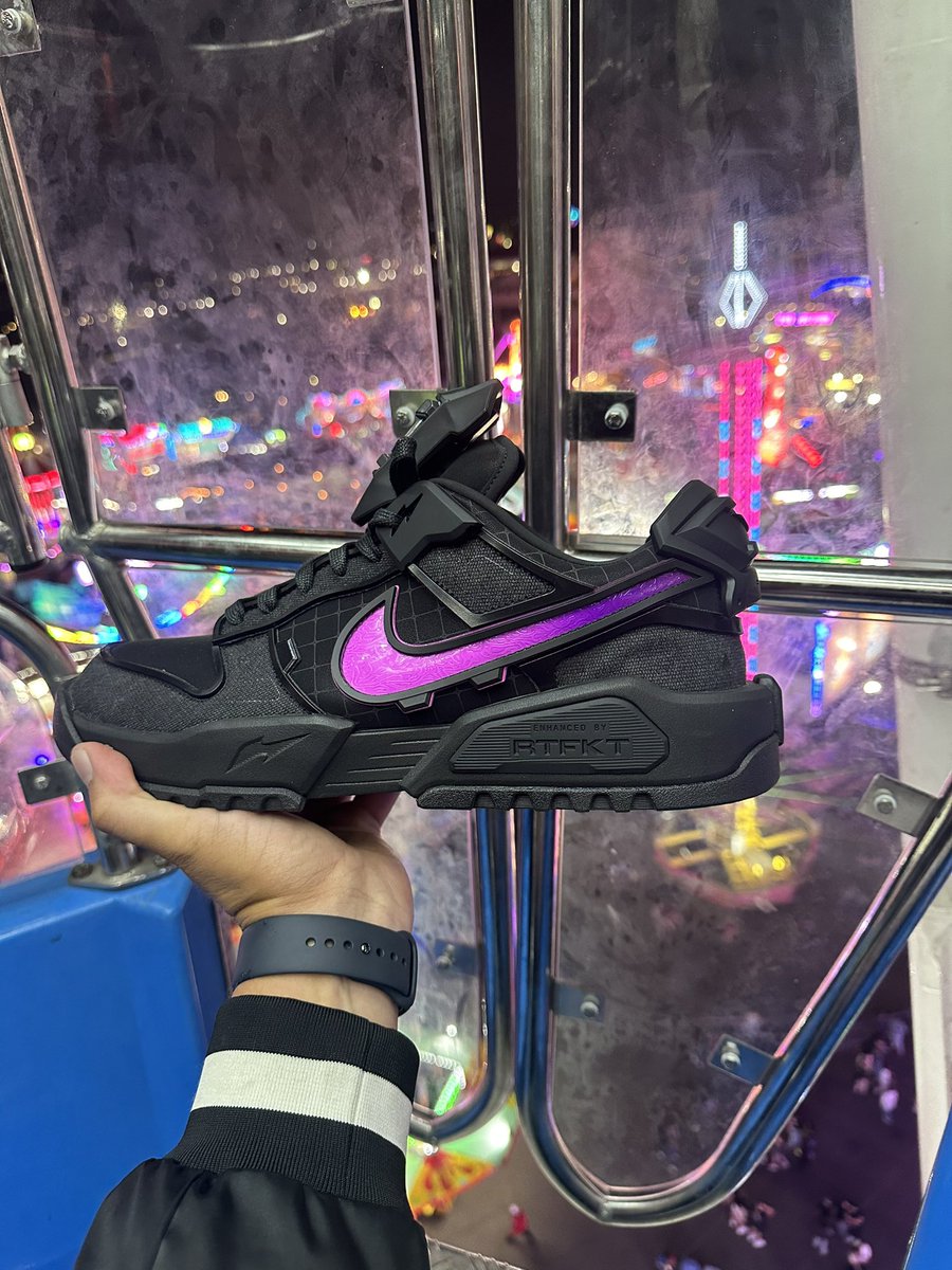 gr4ysworld's tweet photo. Voids in the wild!
First impressions: Very comfortable and lightweight. Definitely an everyday type shoe. Was worried mods would get loose but, no problems. Definitely one of my new favorite shoes. @rtfkt @Nike #rtfkt #nike #dunkszn #void #cryptodunk https://t.co/JK1EkC57RB