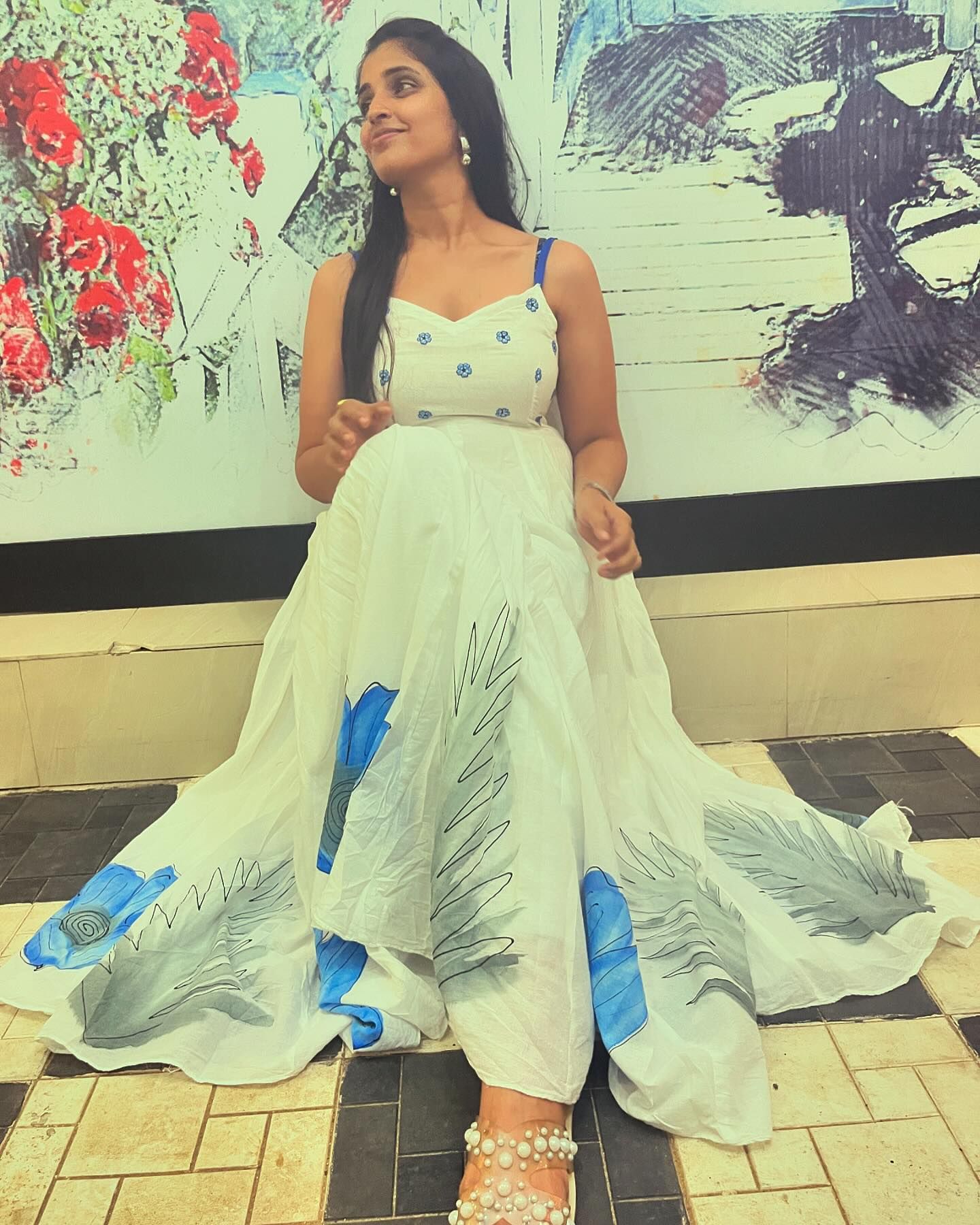 GQp4yVVakAIP9UQ?format=jpg&name=large