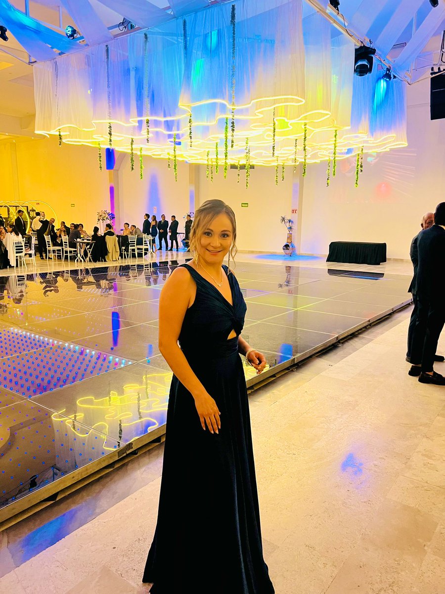 monrub14's tweet image. Sigamos con la fiesta….🎉 
#graduationtime