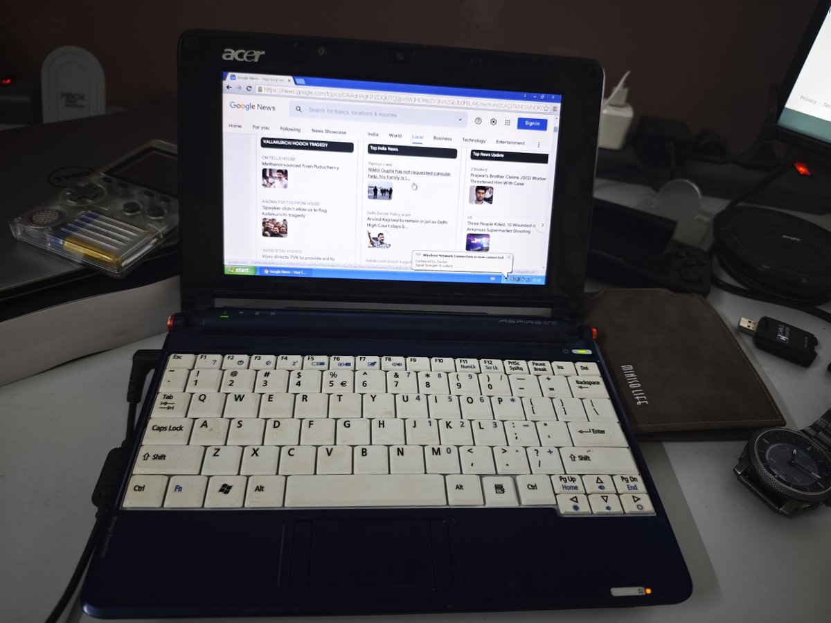 techneo's tweet image. A net pc from 2008 (1.6Ghz Atom dual / 1GB RAM)
Running XP with Wi-Fi and sound.
No battery bulge
No green lines in display
All USB working

Hence proved: Age does not apply both for gadgets and the person who plays with it. 
#netbook #nostalgia