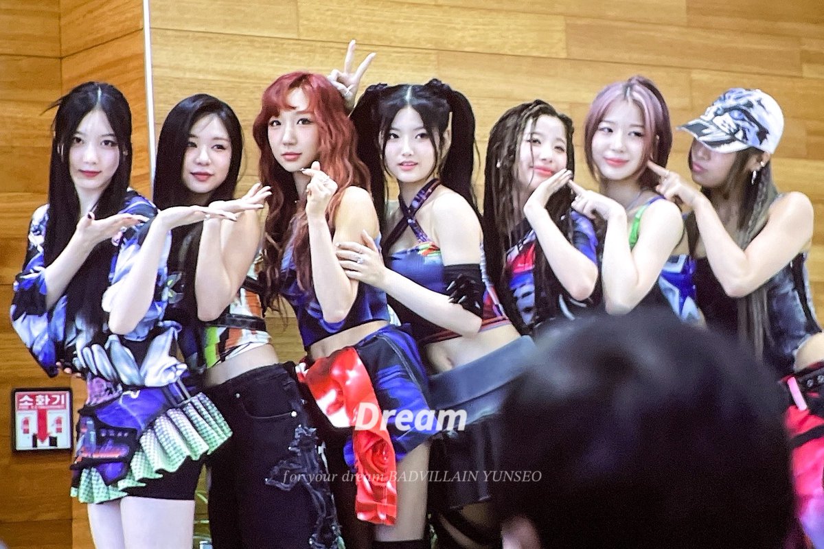 YUNSEOcom's tweet photo. 240622

우리 배드빌런 사랑합니따 🫶🏻

#윤서 #YunSeo #배드빌런 #BADVILLAIN https://t.co/OrGAXSyesA