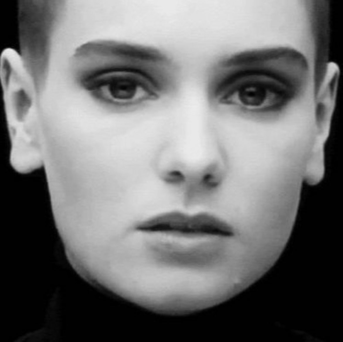 Jonatha10574808's tweet photo. #AllisonRussell✍️🏾
If #Sinead hadn’t made her stand on SNL
if #TracyChapman hadn’t🎼#BehindTheWall
& if #ToriAmos hadn’t✍️#MeAndAGun
if I hadn’t heard those womxn🎼about hard things I wouldn’t have left my🏠& I would have died there
We have to be able to talk about everything https://t.co/wsRYaFgoK4