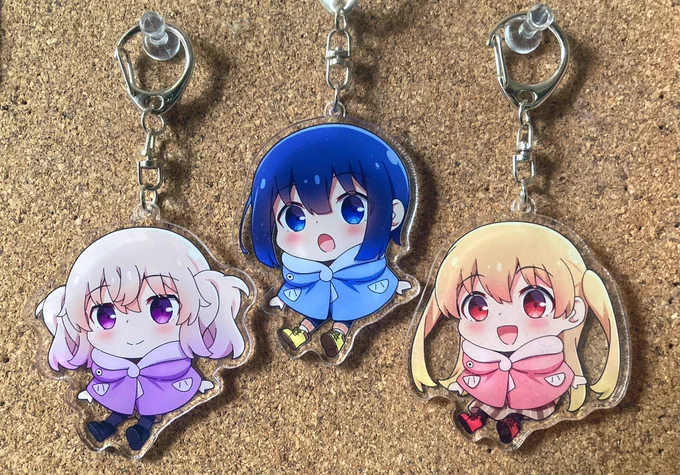 コミケ頒布用のアクキーもう届いた...!早すぎる 