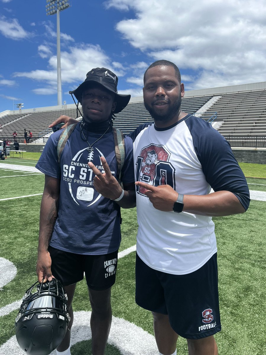 Jahvae Bowman (@jahvae_bowman) on Twitter photo I had a great day at South Carolina State University Prospect Camp!! Definitely got better. Clocked a 40 time of 4.58, pro shuttle 4.68. Learned new drills, also made some plays in 1on1s. <a href="/coachberry77/">Chennis Berry</a> <a href="/dj_boldin/">Dj Boldin</a> <a href="/SCState_Fb/">South Carolina State Football</a>
<a href="/GCGatorStrength/">Goose Creek High School Strength & Conditioning</a> <a href="/GCGatorFootball/">Gator Football</a> <a href="/GCGatorAthletic/">Goose Creek Gator Athletics</a> I had a great day at South Carolina State University Prospect Camp!! Definitely got better. Clocked a 40 time of 4.58, pro shuttle 4.68. Learned new drills, also made some plays in 1on1s. <a href="/coachberry77/">Chennis Berry</a> <a href="/dj_boldin/">Dj Boldin</a> <a href="/SCState_Fb/">South Carolina State Football</a>
<a href="/GCGatorStrength/">Goose Creek High School Strength & Conditioning</a> <a href="/GCGatorFootball/">Gator Football</a> <a href="/GCGatorAthletic/">Goose Creek Gator Athletics</a>
