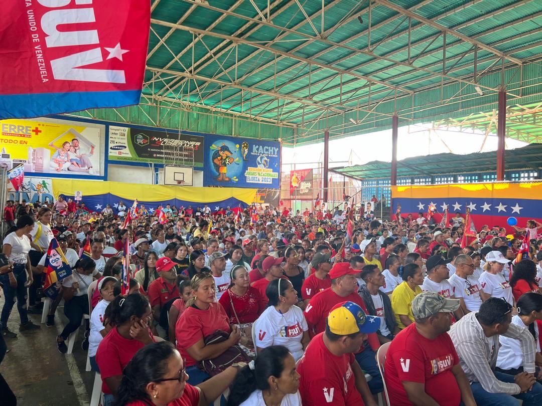 En Elorza realizamos hoy u. emocionante y comprometido encuentro político organizativo con las estructuras de base del ⁦<a href="/PartidoPSUV/">PSUV</a>⁩ del mcpio Rómulo Gallegos. Ahí establecimos directrices fundamentales para reelegir al pdte ⁦<a href="/NicolasMaduro/">Nicolás Maduro</a>⁩ el próximo 28/07