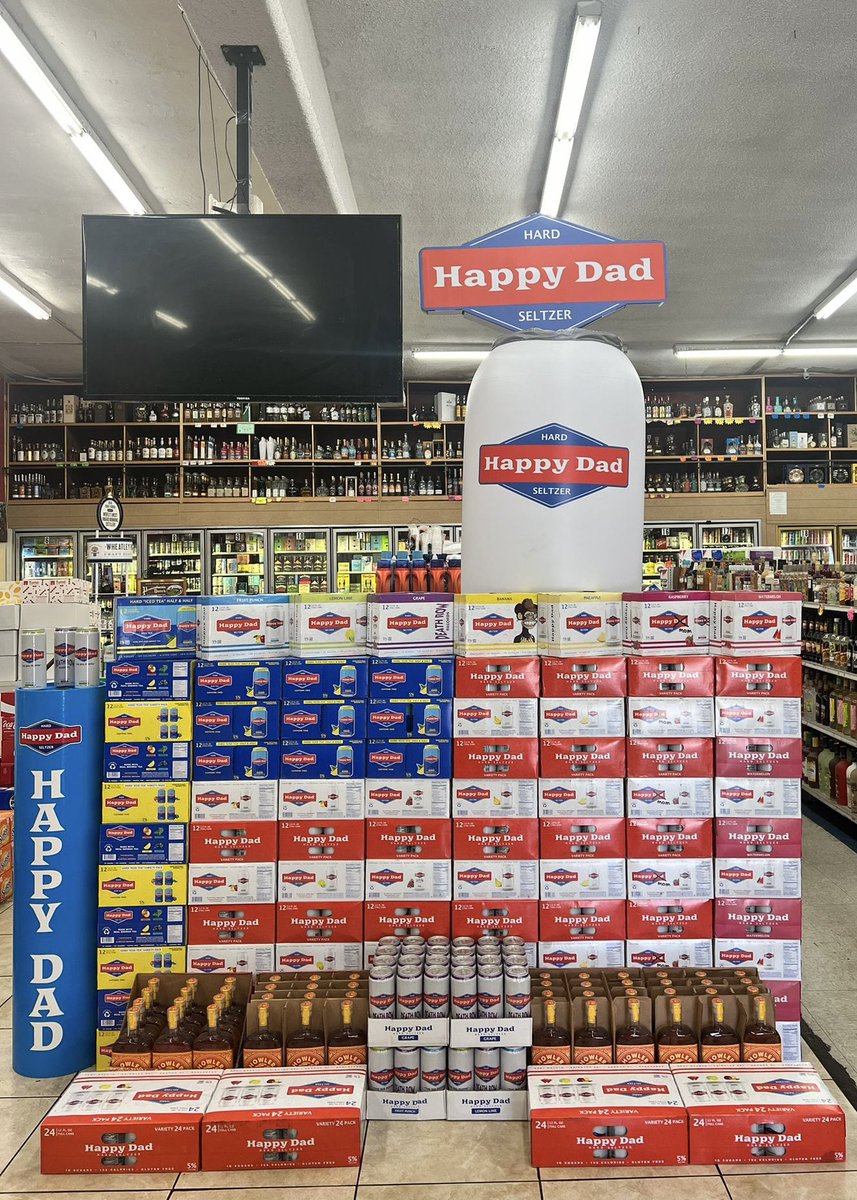 happydad's tweet image. Our team stocked up the stores for the weekend 💪