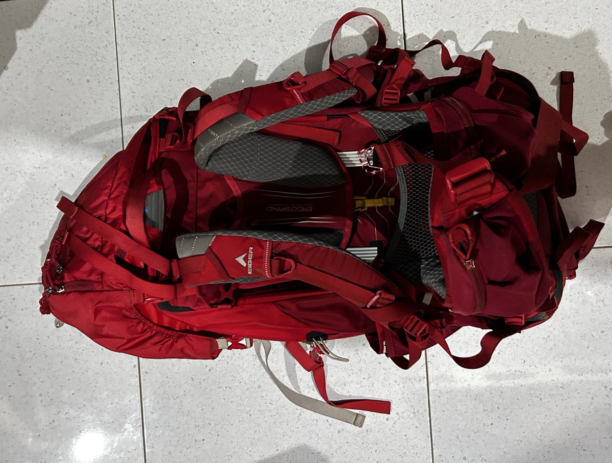 stroombae's tweet image. WTS eiger excelsior 65L
Kondisi 95% cuma kotor aja

Barangkali berkenan, Tolong dibantu ritwit bapak @hrdbacot @coffebit @thepanturas @unmagnetism terima kasih