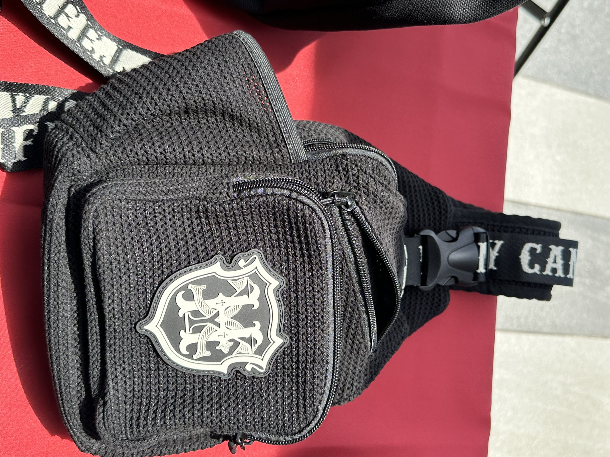 す み🐍NO H Y D E NO LIFE в X: „グッズ見本。ボディバッグ厚手