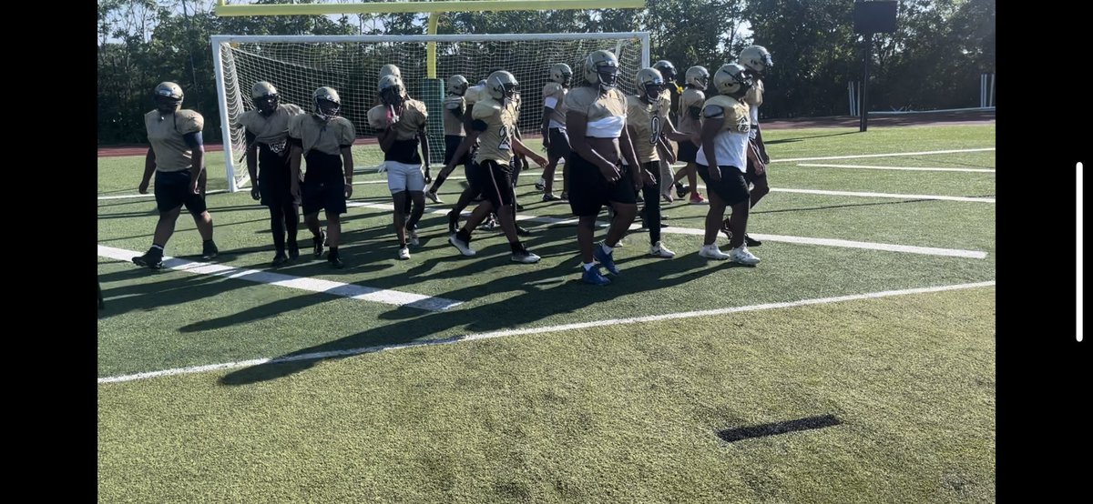92dwoods's tweet photo. #CPATitans # F.A.M.I.L.Y #theprocess
@TitanFootball24 https://t.co/xF3zFYbQri