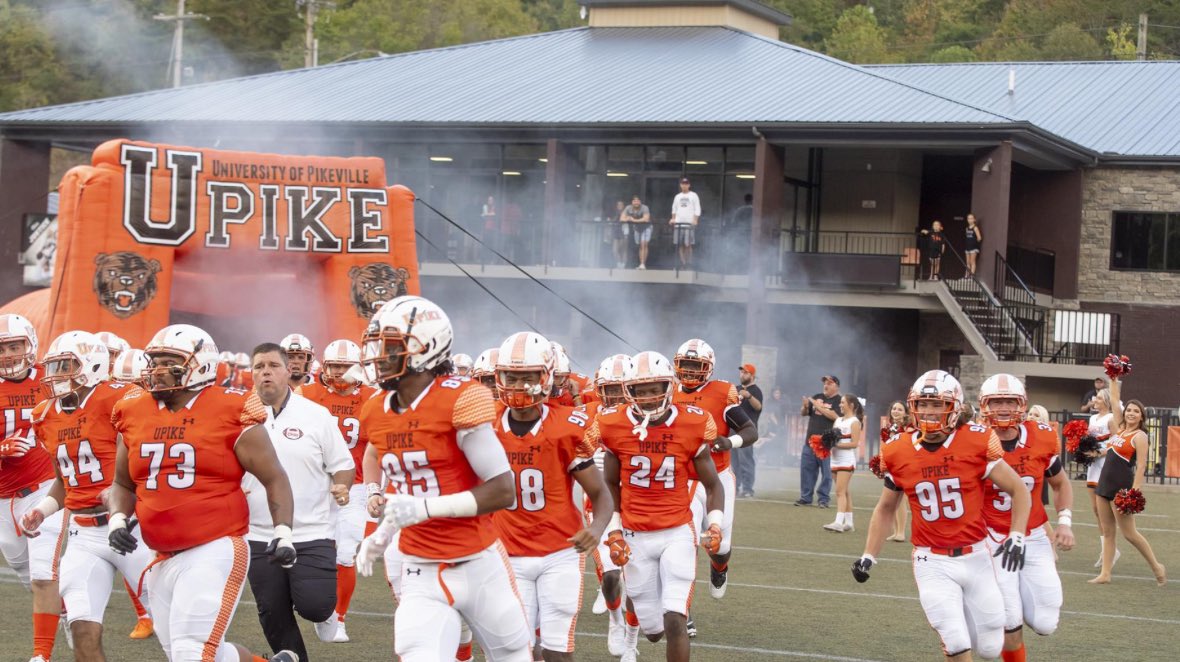 After a great camp I’m extremely blessed to receive my first offer from <a href="/UPIKEFOOTBALL/">UPIKE FOOTBALL</a> <a href="/FBCoachDavis_/">Gray Davis</a>  <a href="/natesanger11/">Nate Sanger</a> <a href="/G_Runyon5/">Gary Runyon</a> @CoachWest20