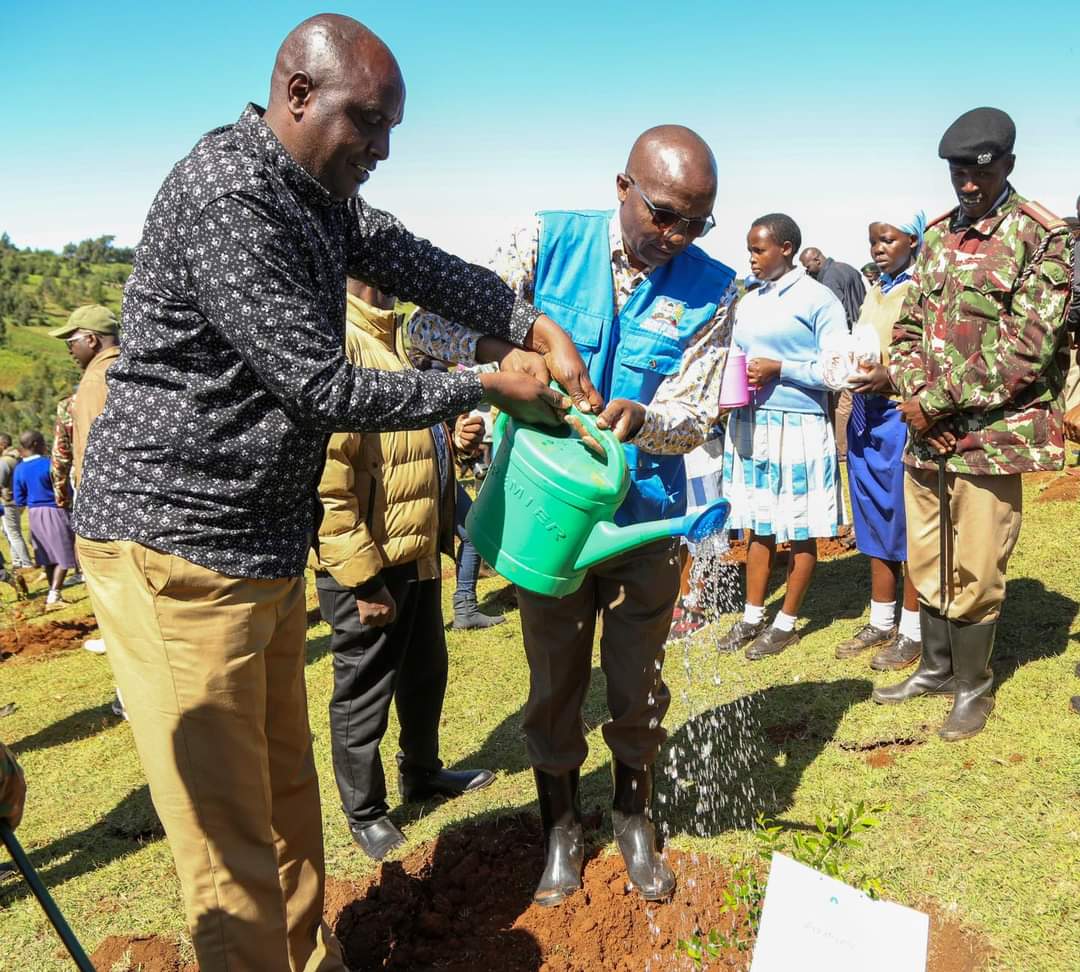 CS_Njeru's tweet photo. In attendance were PS Julius Korir, Water Secretary Eng. SAO Alima and other senior Ministry officials drawn from SAGAs within the Ministry. 

#JazaMitiKE #MOWSIDelivers https://t.co/VXdvJAsOcT