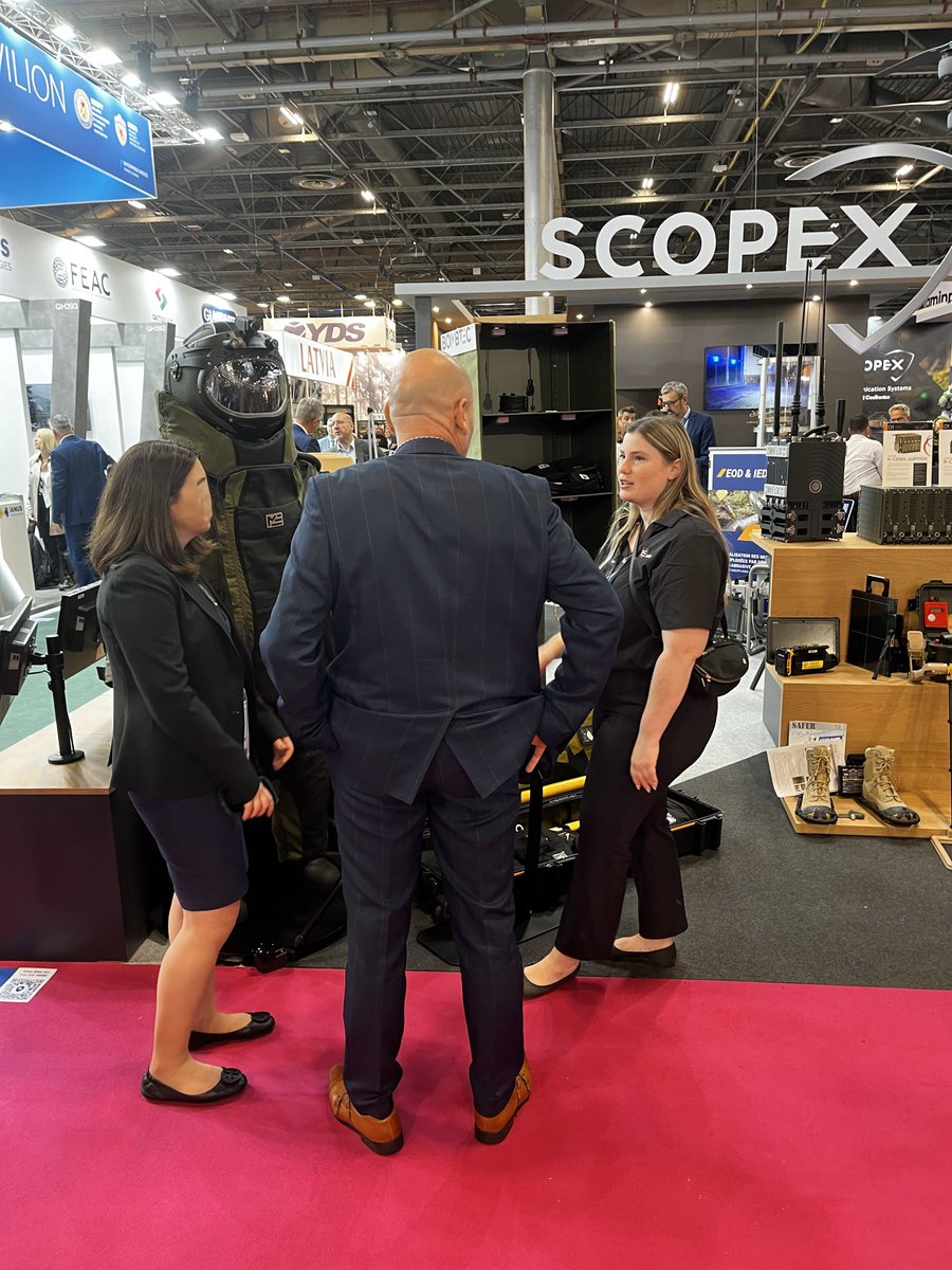 MedEngComms's tweet image. Thank you and "Bravo!" to our French partner #Scopex for an outstanding week at @cogeseurosatory , showing new #EOD and Search equipment to teams from across Europe.  Stay safe! #NATO #Security