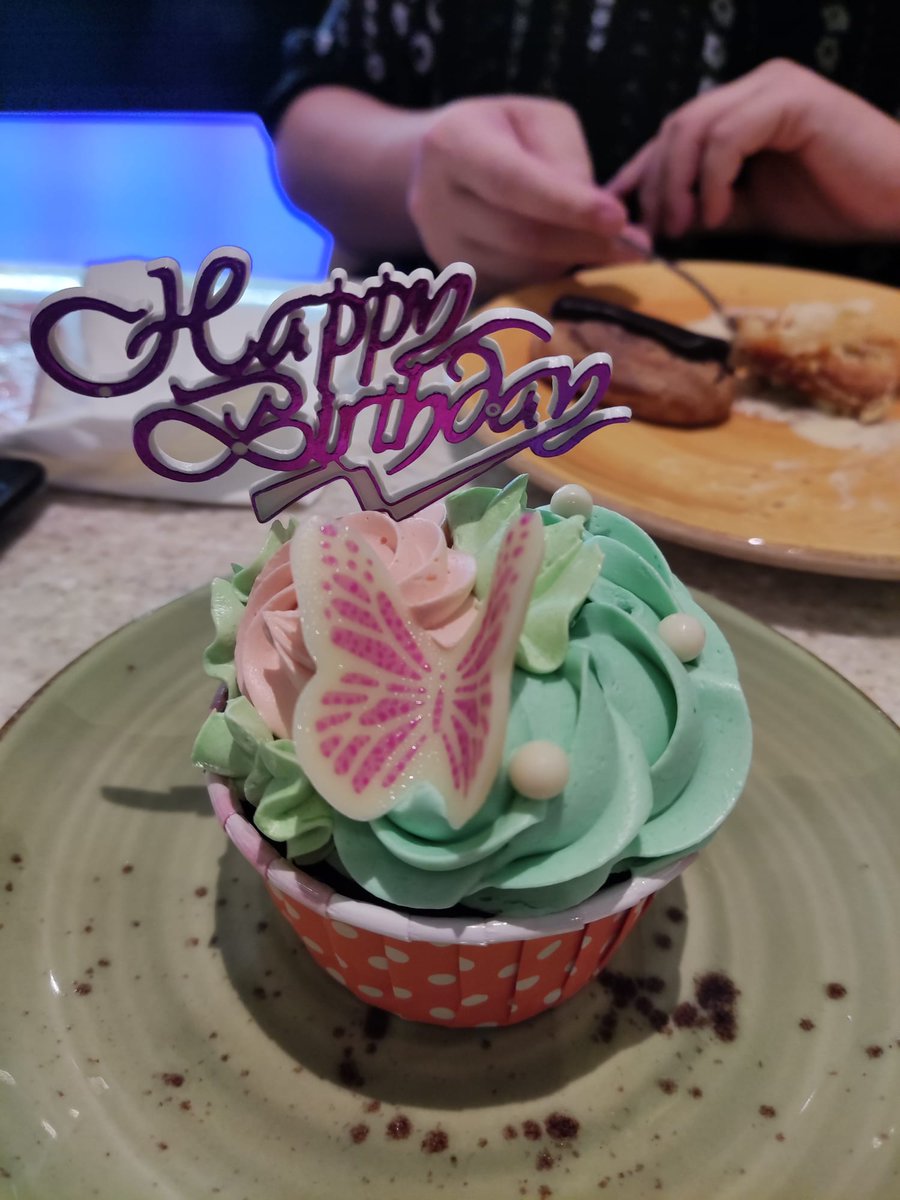 peggychen's tweet photo. As I add another year to my life, I hope to become a bit older and wiser. 😉🎂

I've had a blast celebrating with my amazing family over the past two days. Here's to more wonderful memories together! 🥳 https://t.co/JeEagFCyyN